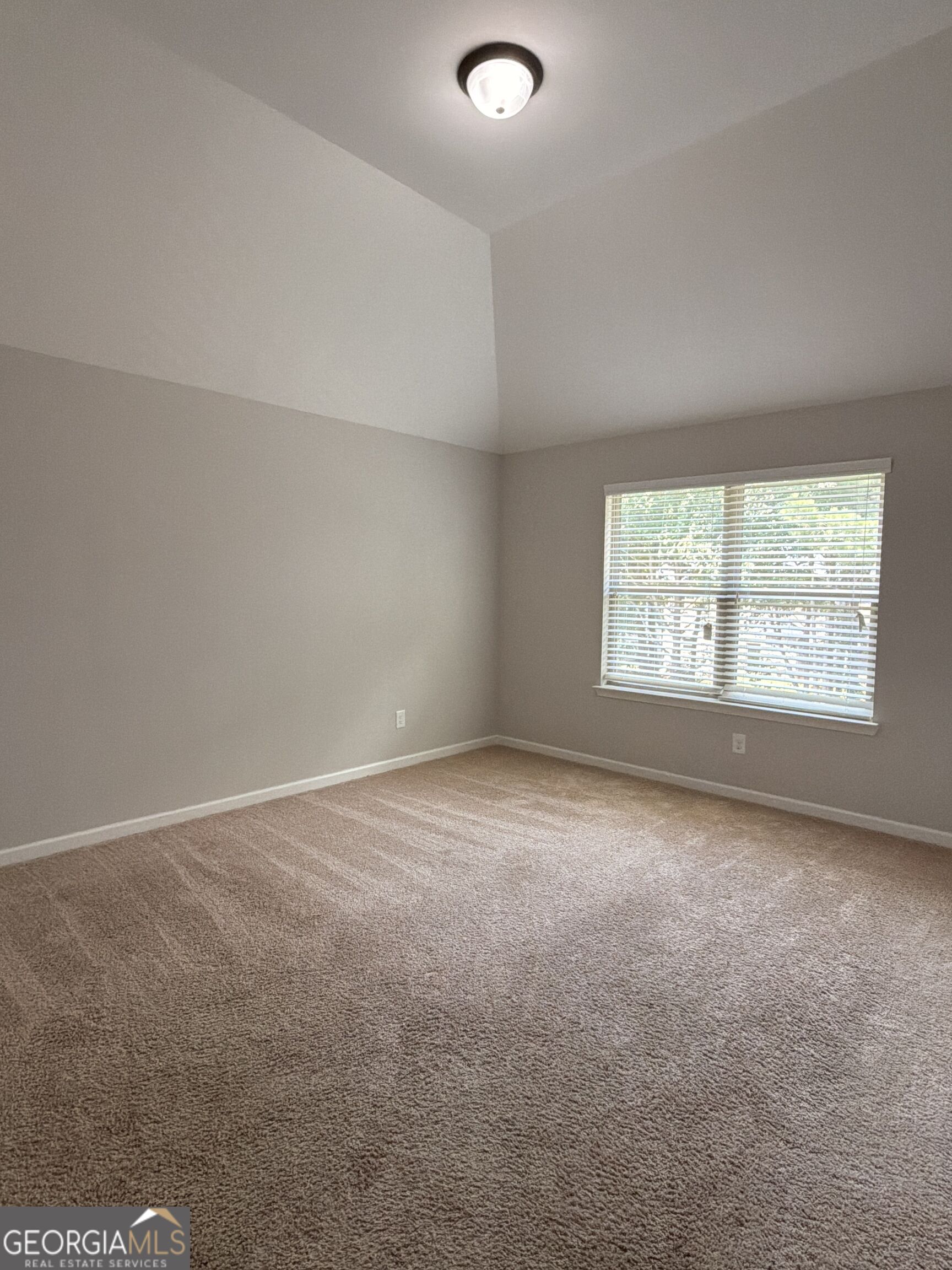 559 Madison Park Drive Property Photo 9