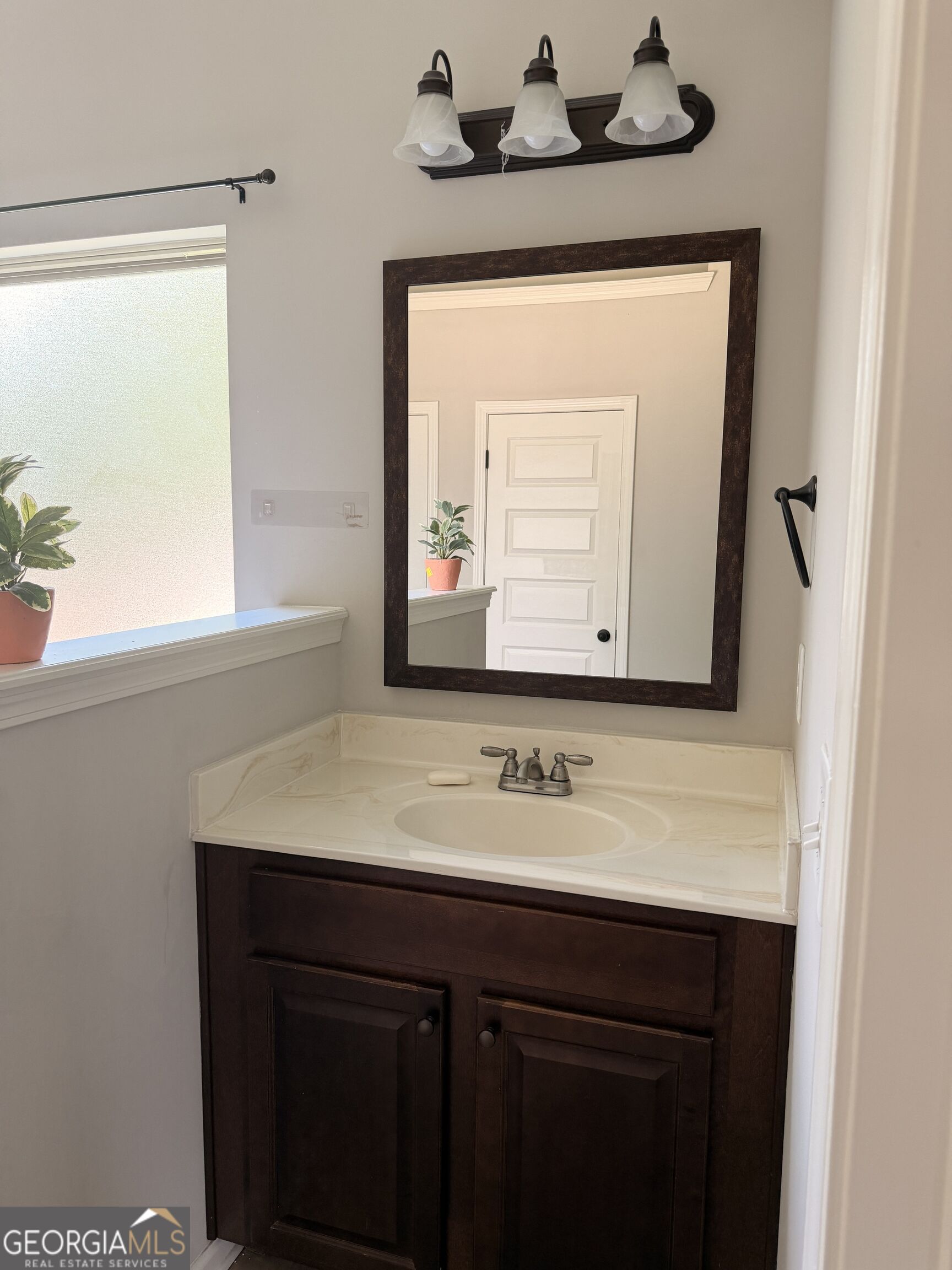 559 Madison Park Drive Property Photo 27
