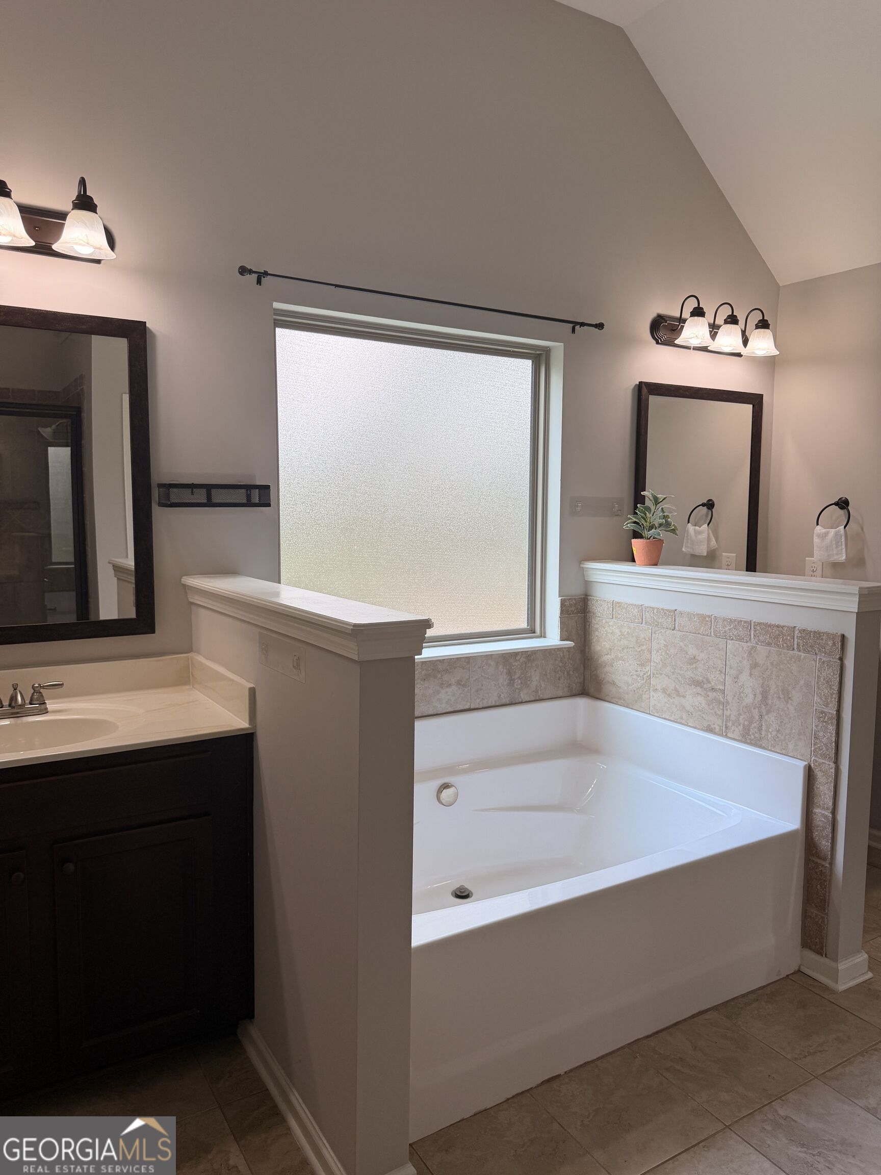 559 Madison Park Drive Property Photo 31