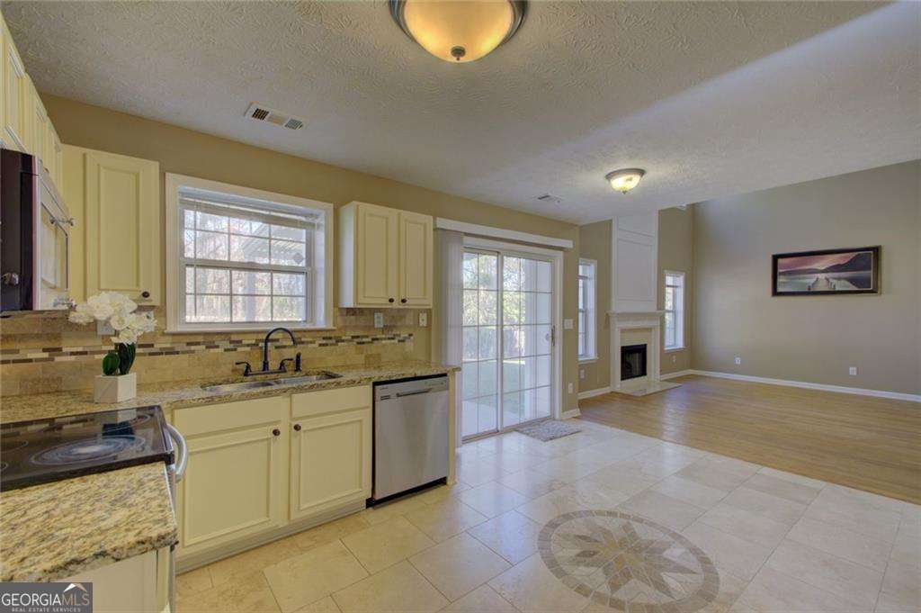 2820 Northcliff Drive Property Photo 7