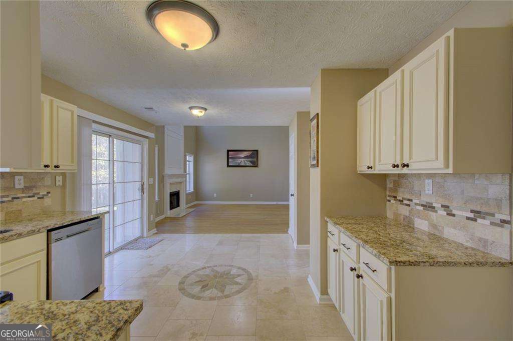 2820 Northcliff Drive Property Photo 8