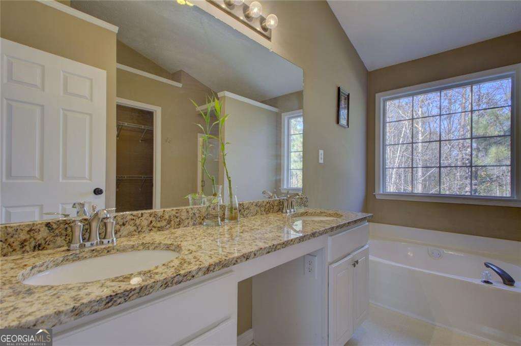 2820 Northcliff Drive Property Photo 12