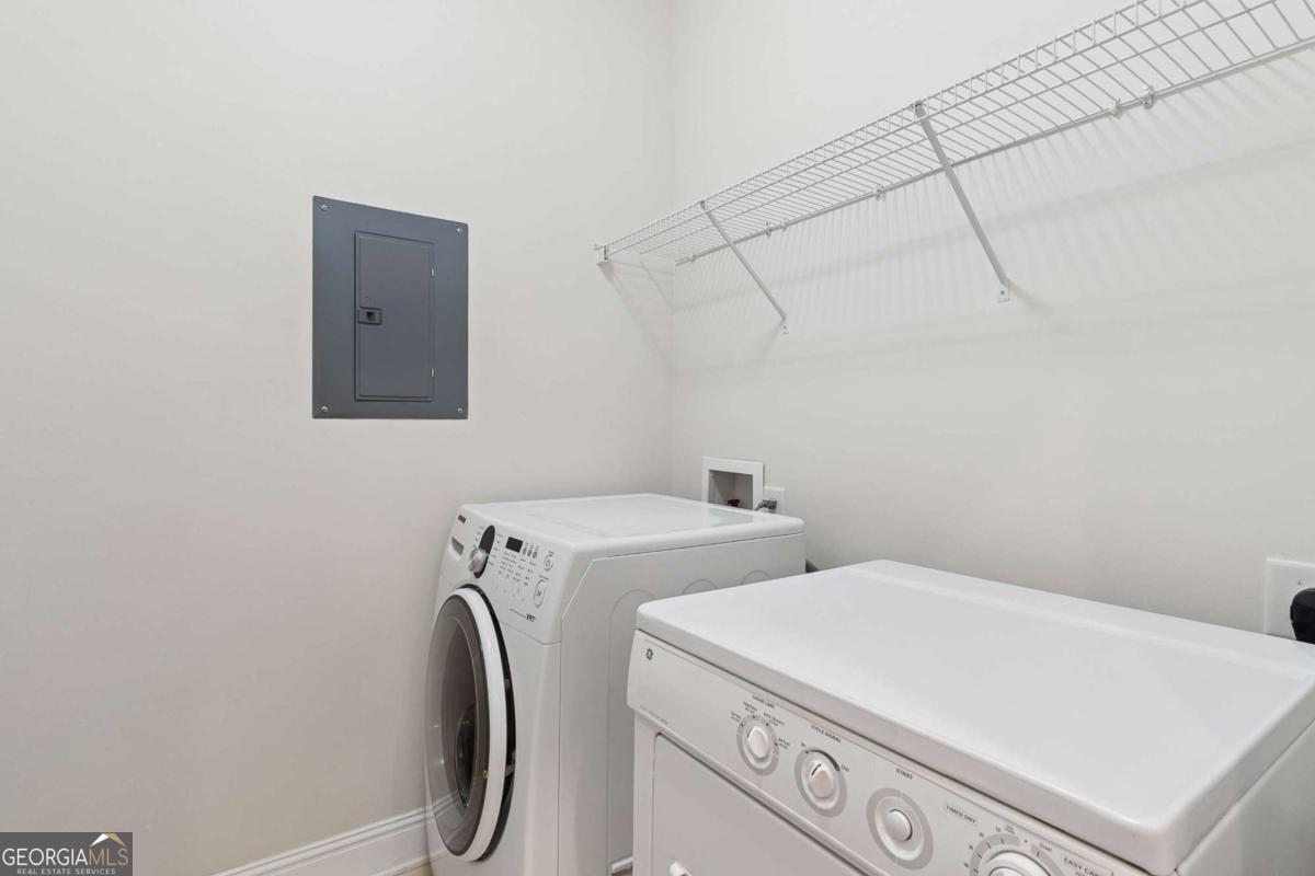 3106 Stratford Commons Property Photo 11