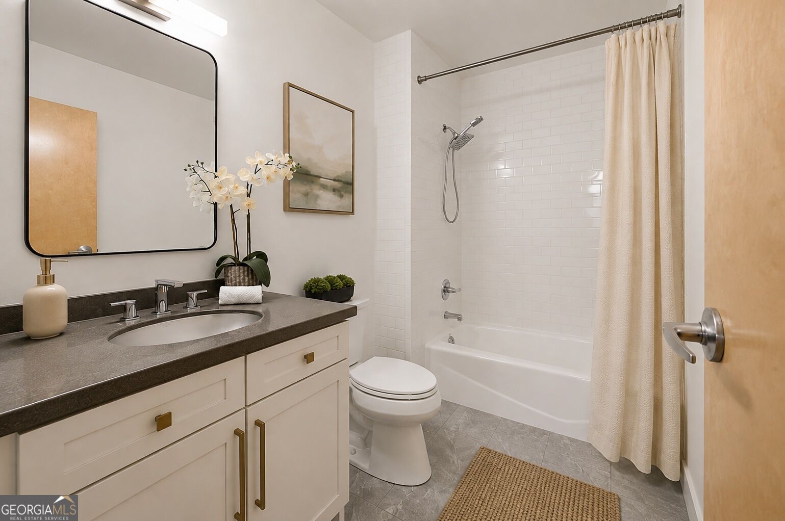 660 Glen Iris Drive Ne # 208 Property Photo 5