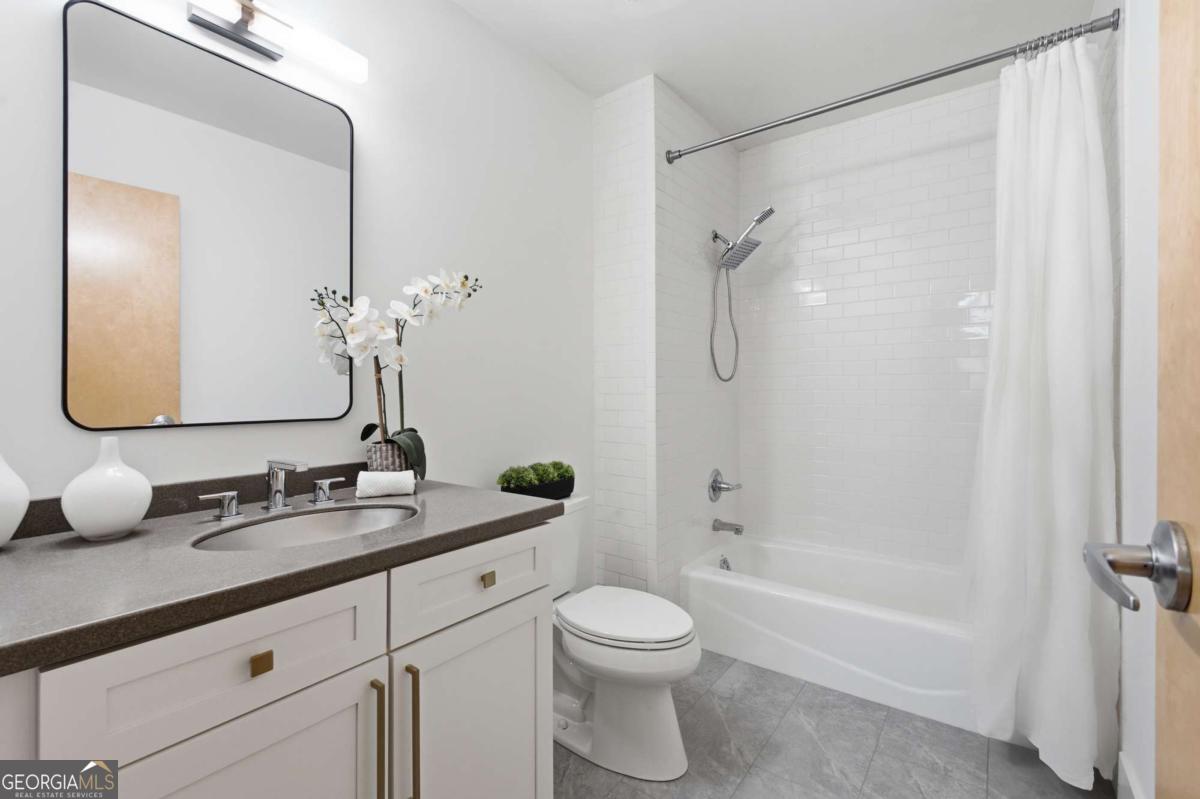 660 Glen Iris Drive Ne # 208 Property Photo 13