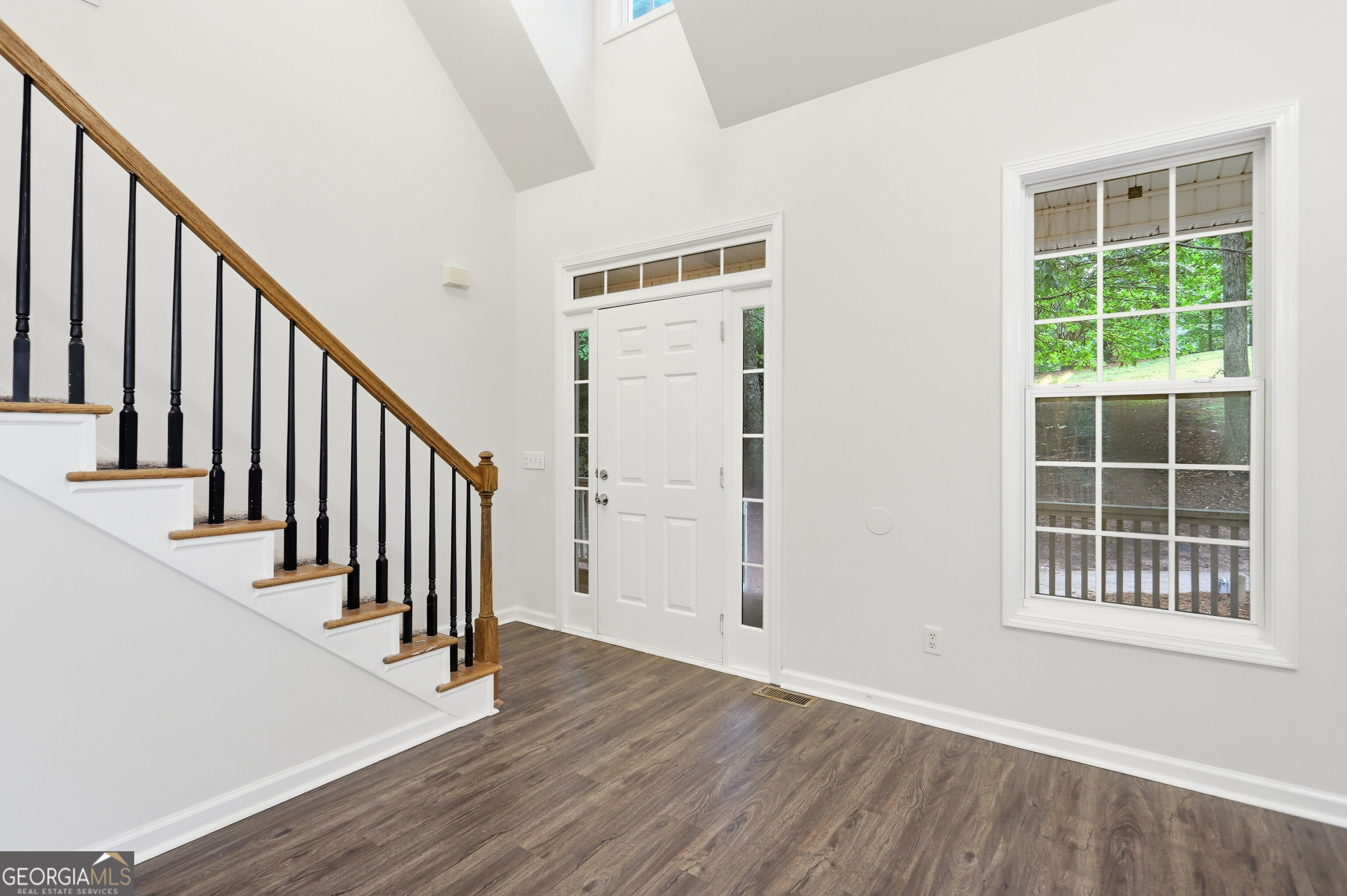 10283 Freehome Highway Property Photo 5
