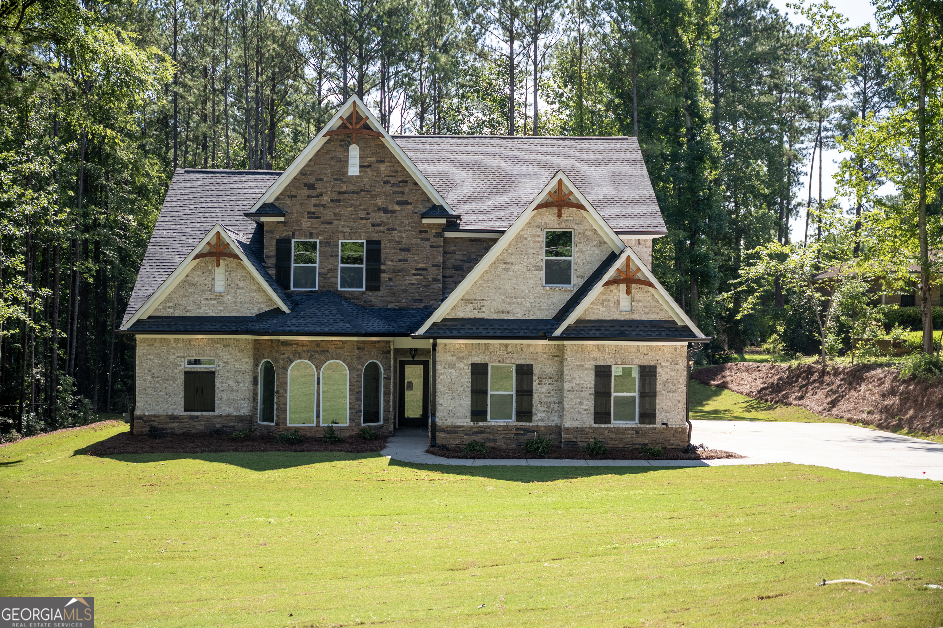 7954 Spivey Road Property Photo 1