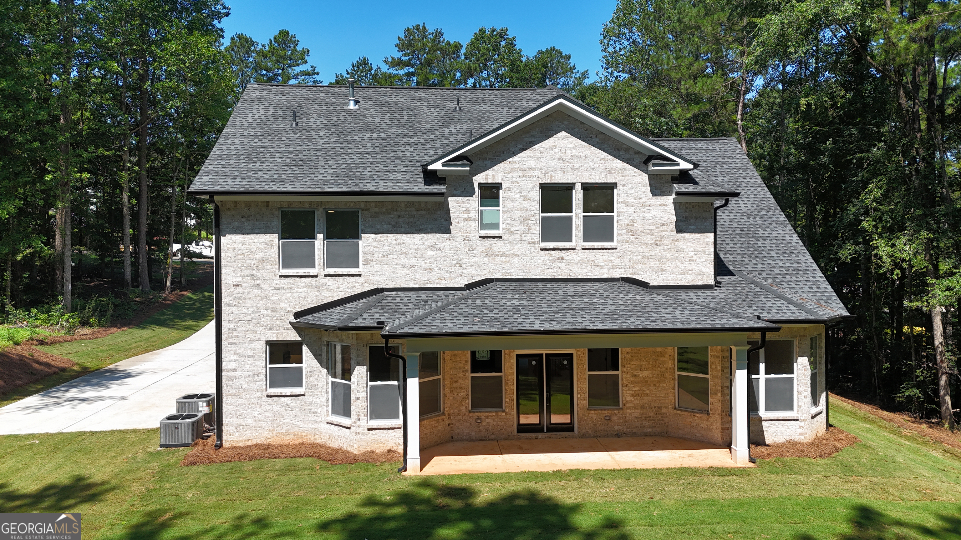 7954 Spivey Road Property Photo 4