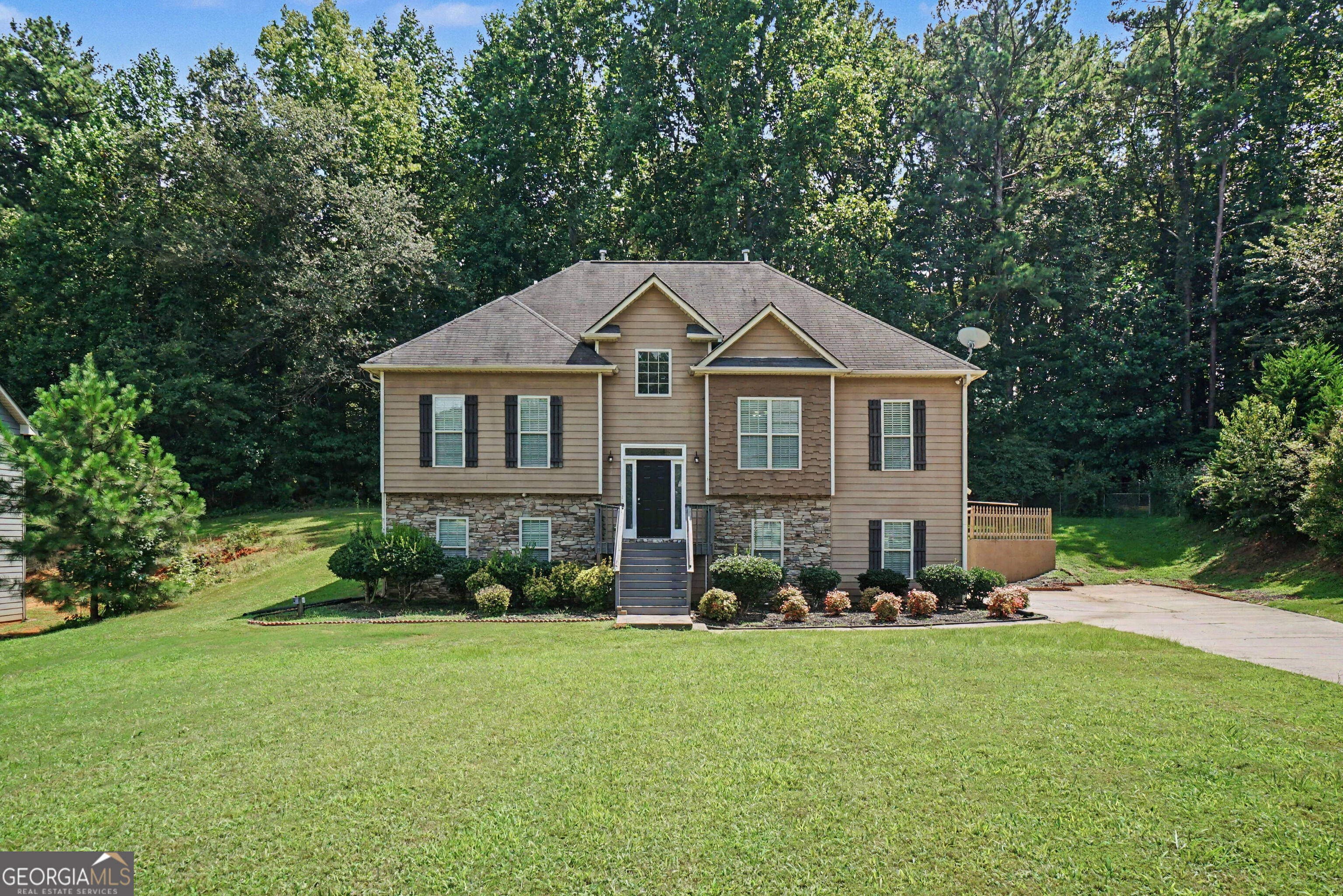60 Ashley Pointe Drive Property Photo 1