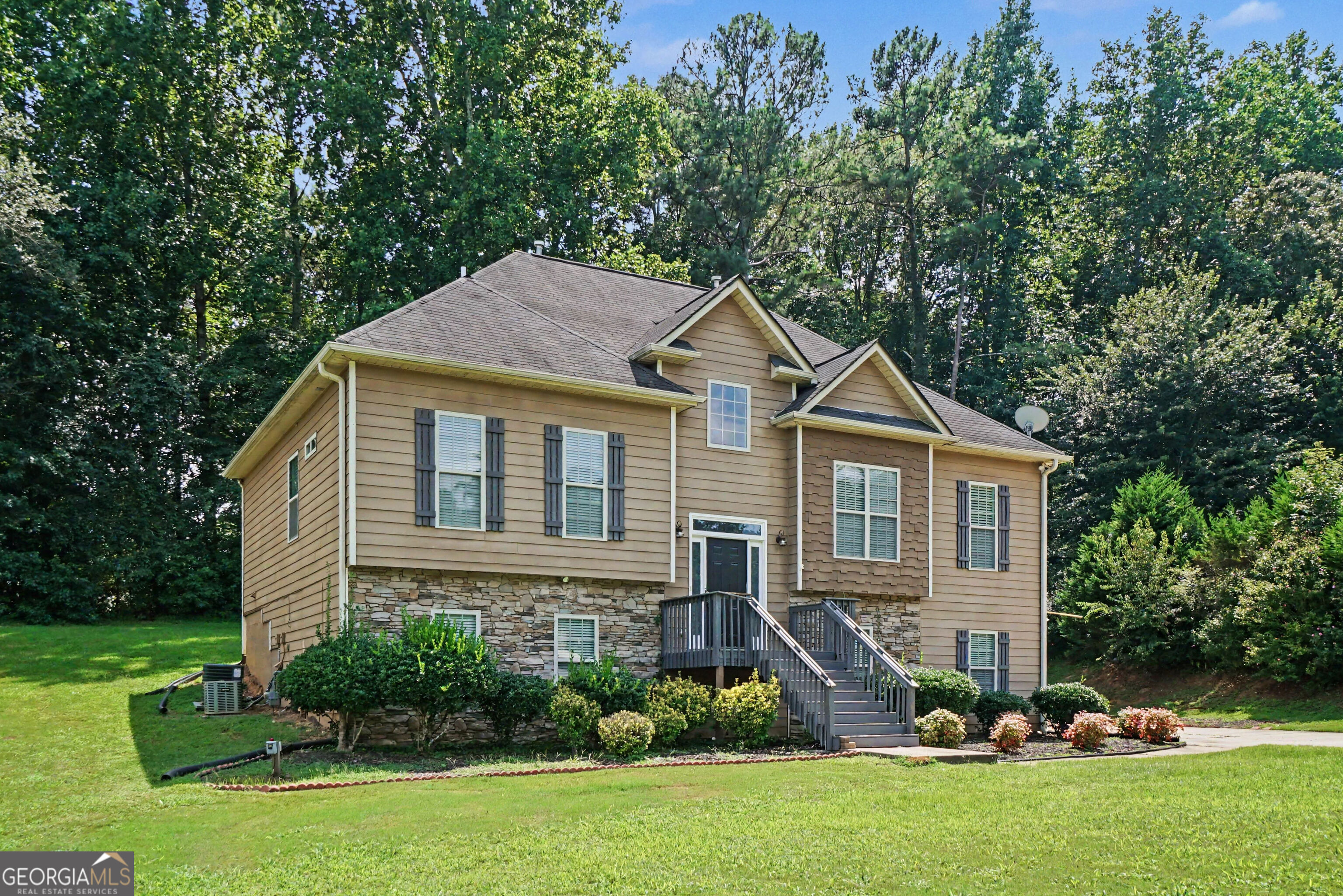 60 Ashley Pointe Drive Property Photo 2