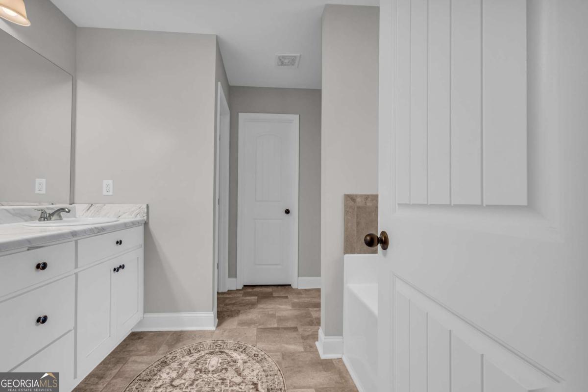 388 Belmont Park Drive Property Photo 23