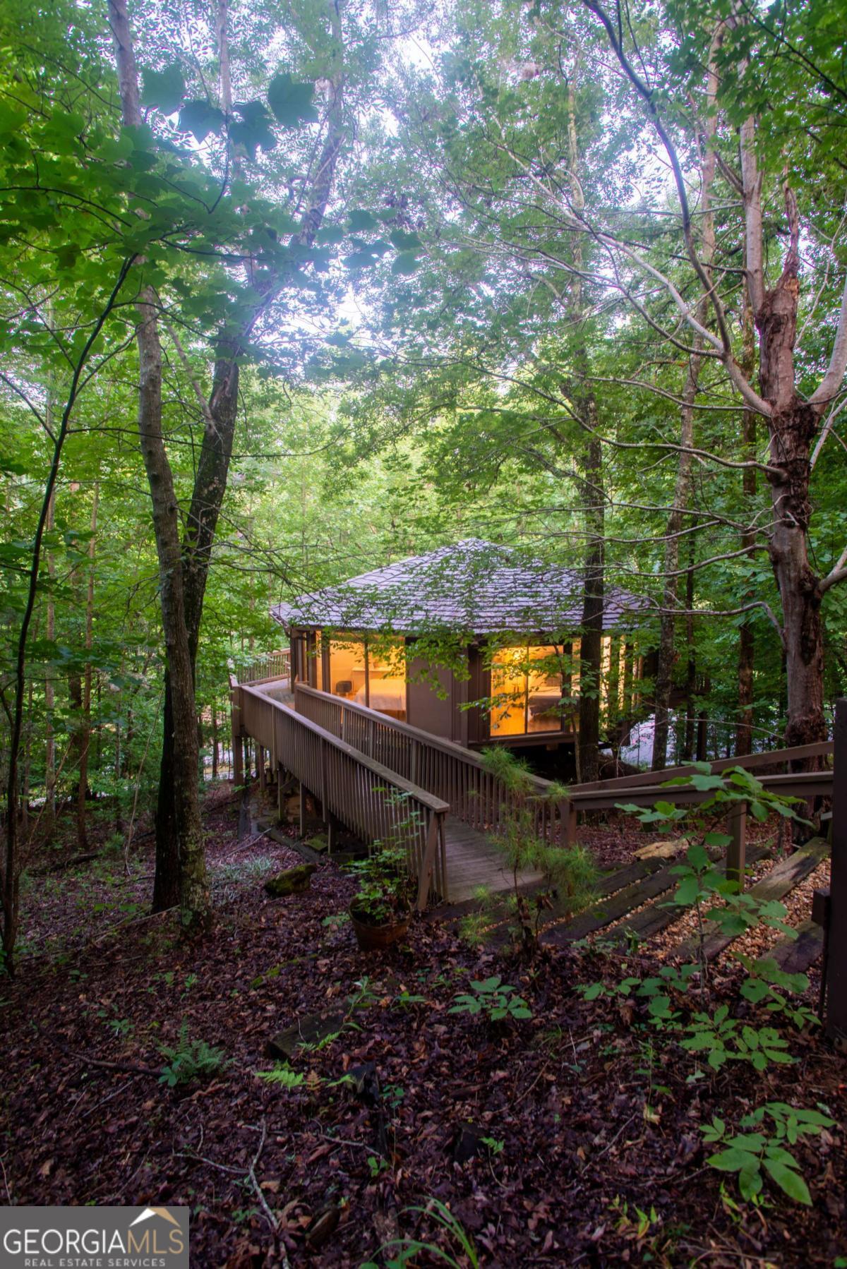 40 Treetopper Lane Property Photo 13