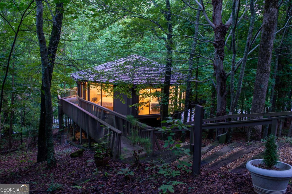 40 Treetopper Lane Property Photo 15