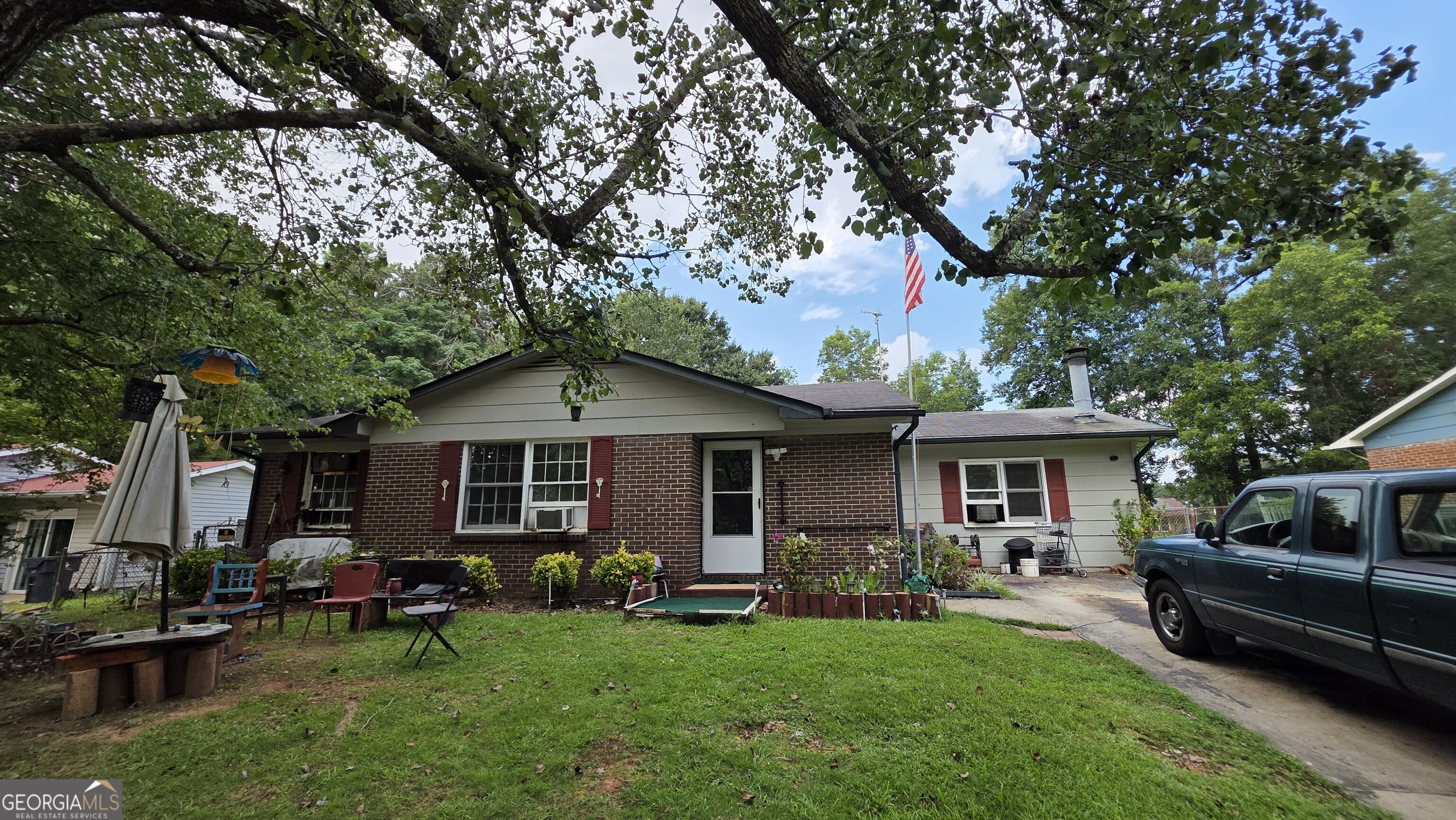 1566 Flicker Road Property Photo 1