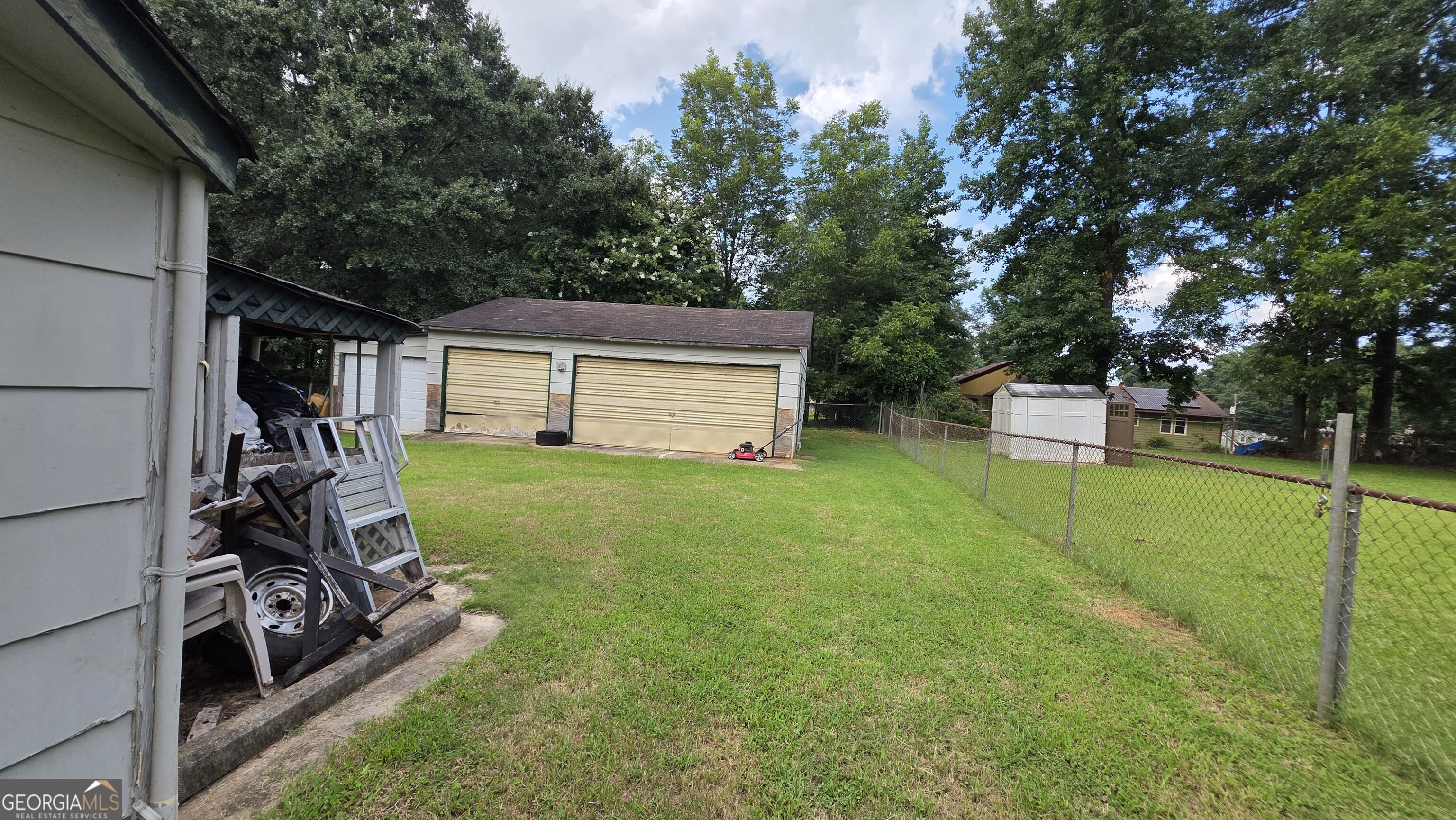 1566 Flicker Road Property Photo 2
