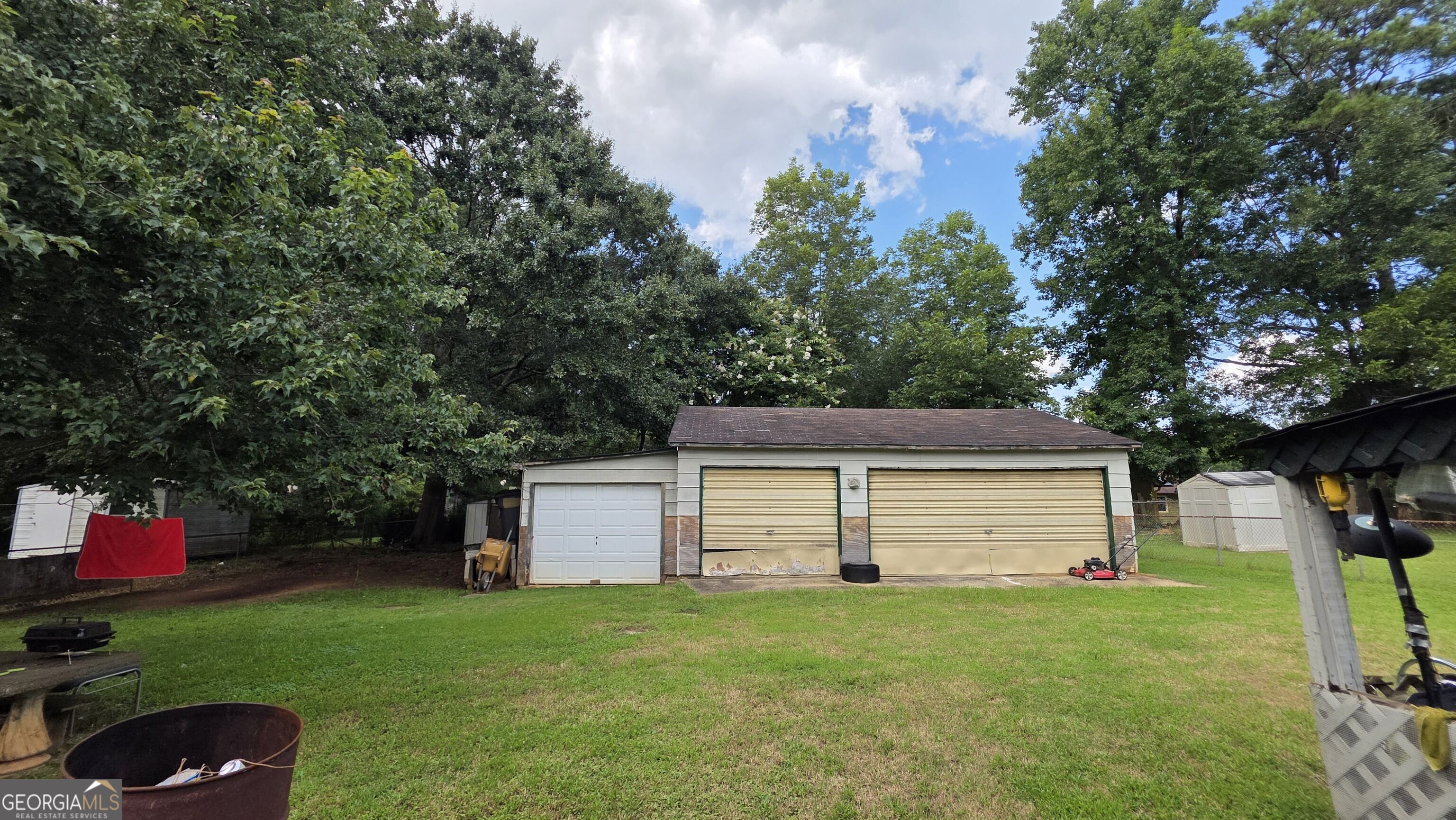 1566 Flicker Road Property Photo 3