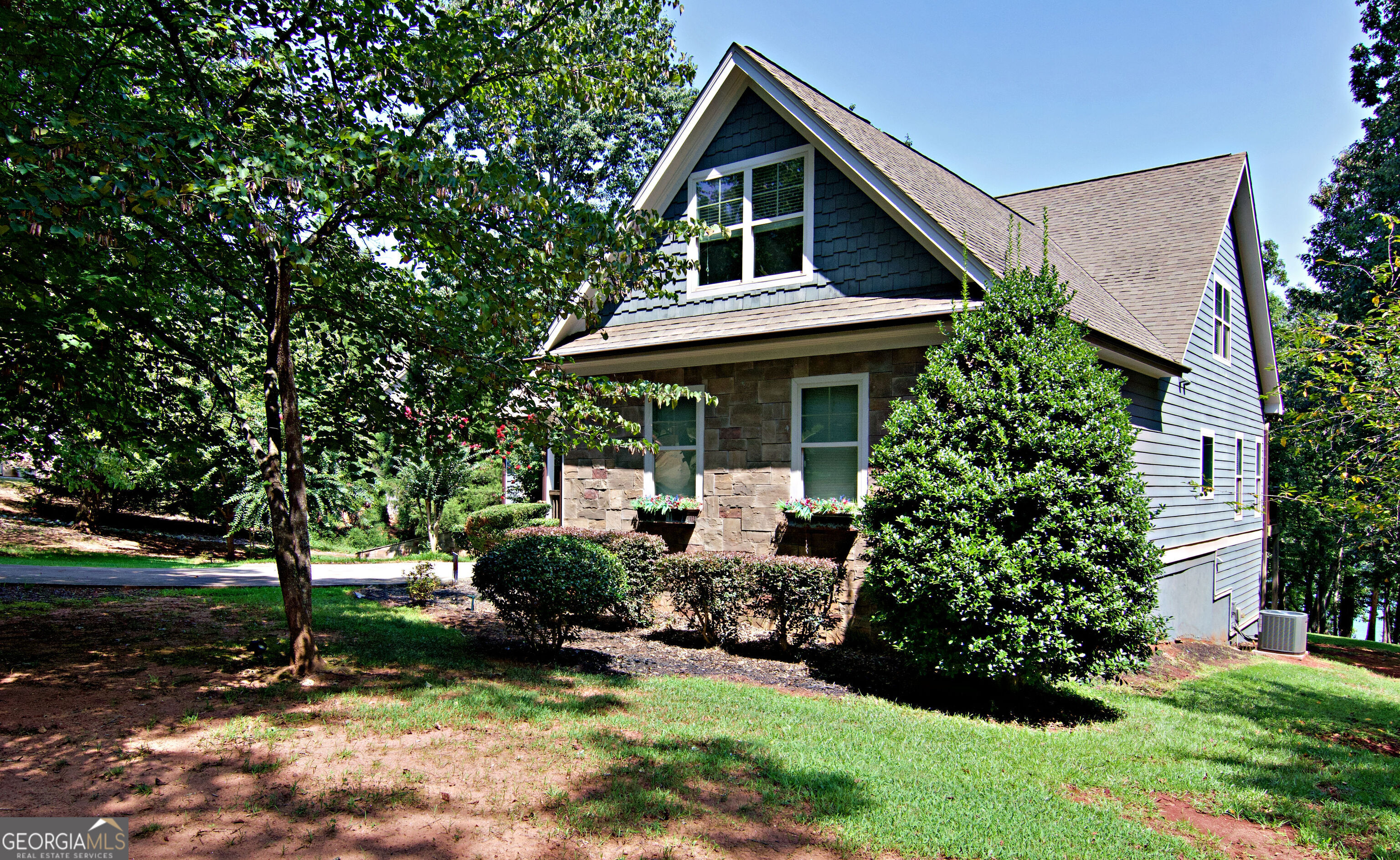 231 Stelling Drive Property Photo 3