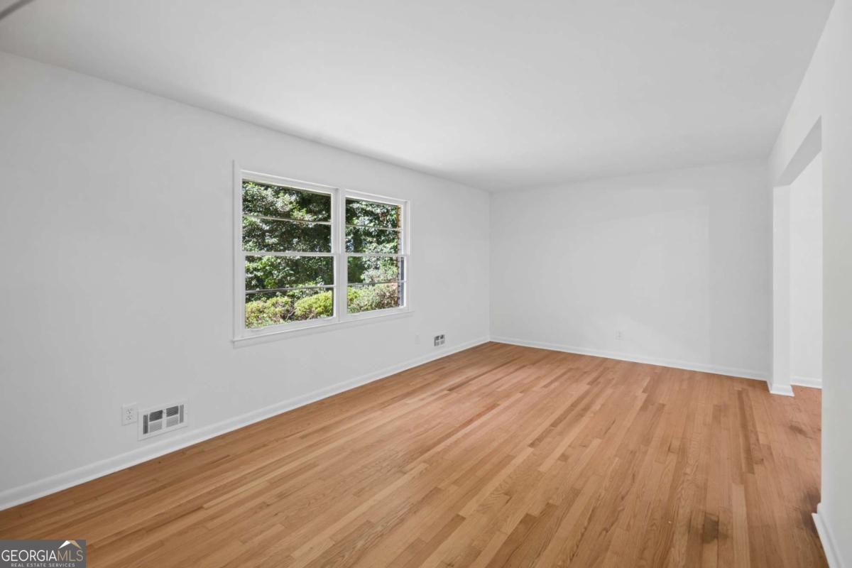 3309 Chase Road Property Photo 10