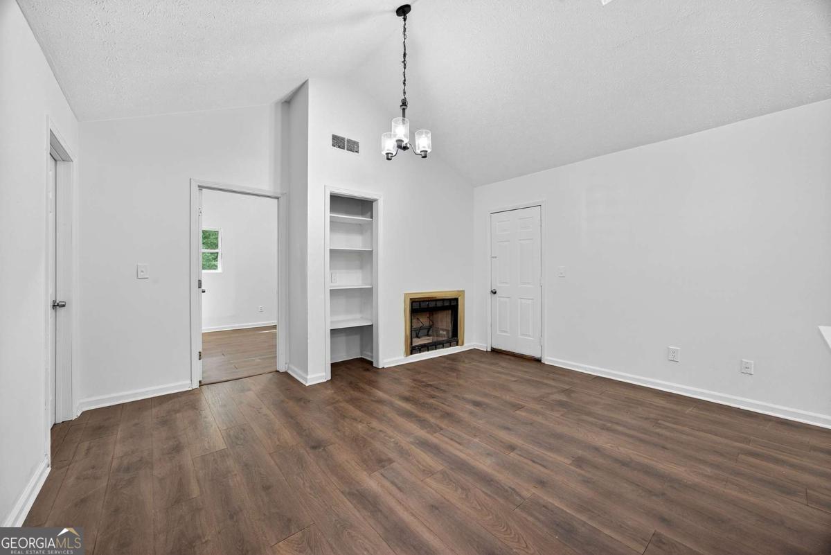 633 Sandys Lane Se Property Photo 5