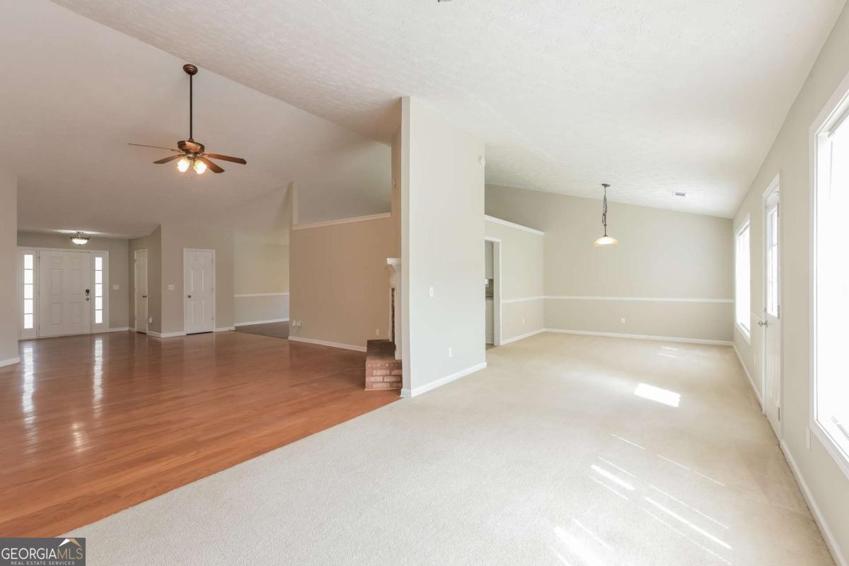 2725 Lenora Springs Drive Property Photo 8