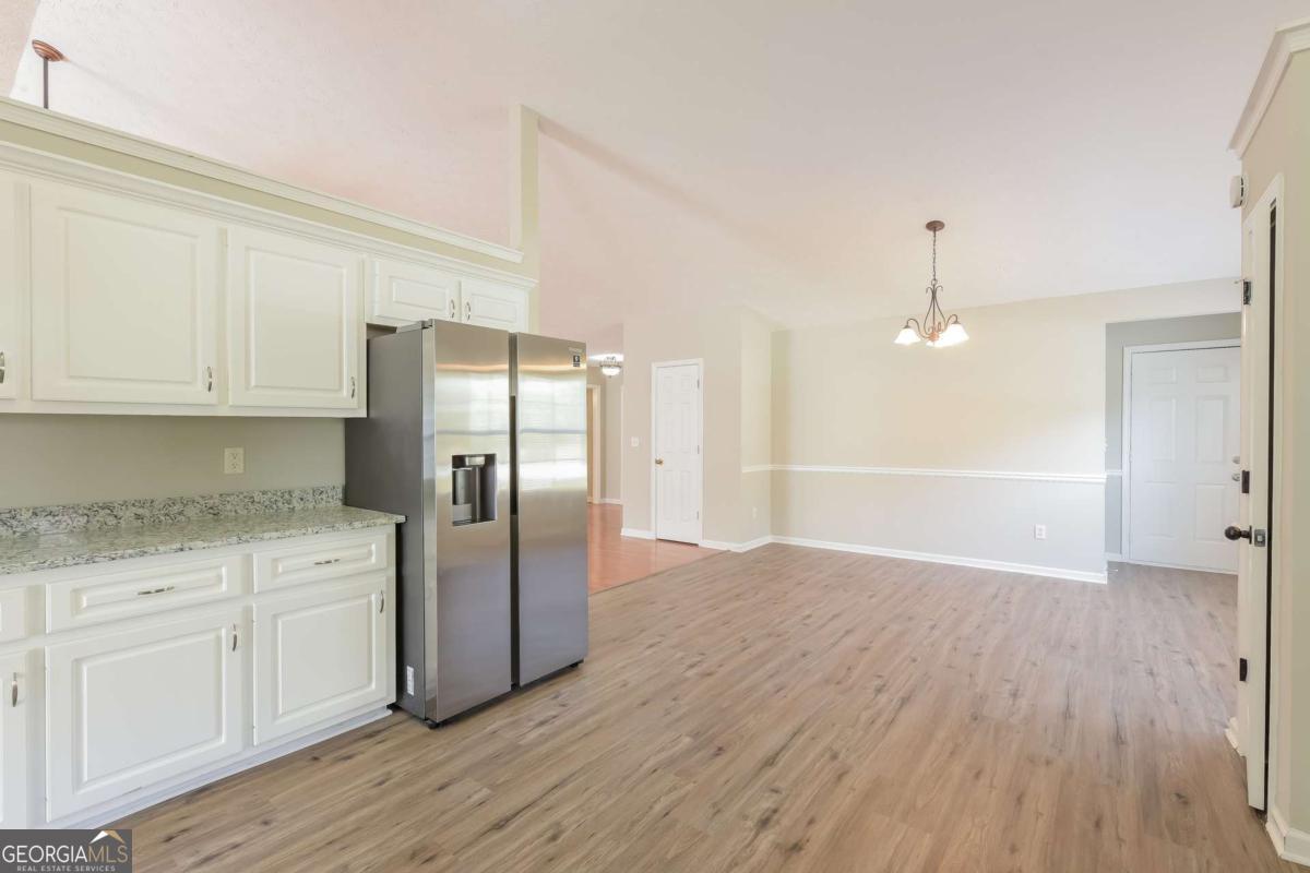 2725 Lenora Springs Drive Property Photo 10