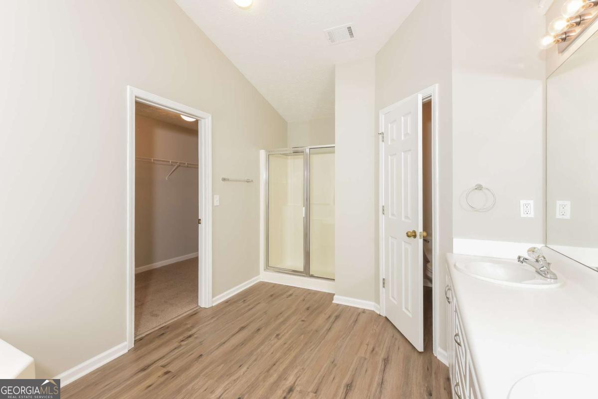 2725 Lenora Springs Drive Property Photo 17