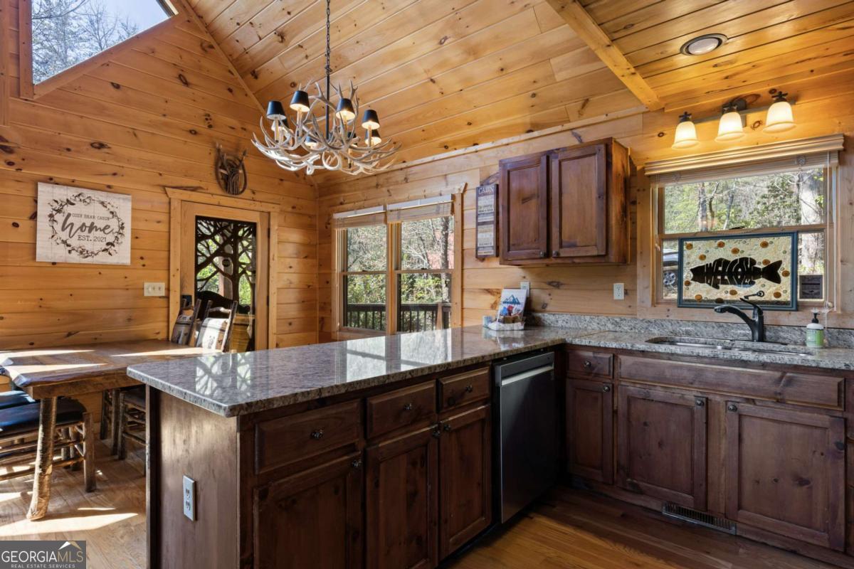 113 Dallas Lane Property Photo 8