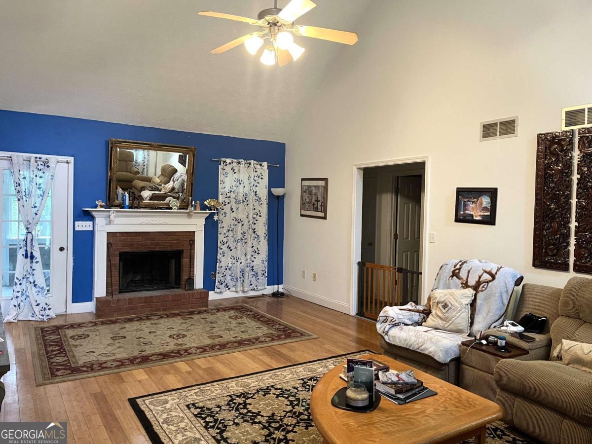 942 Creek Run Place Property Photo 4
