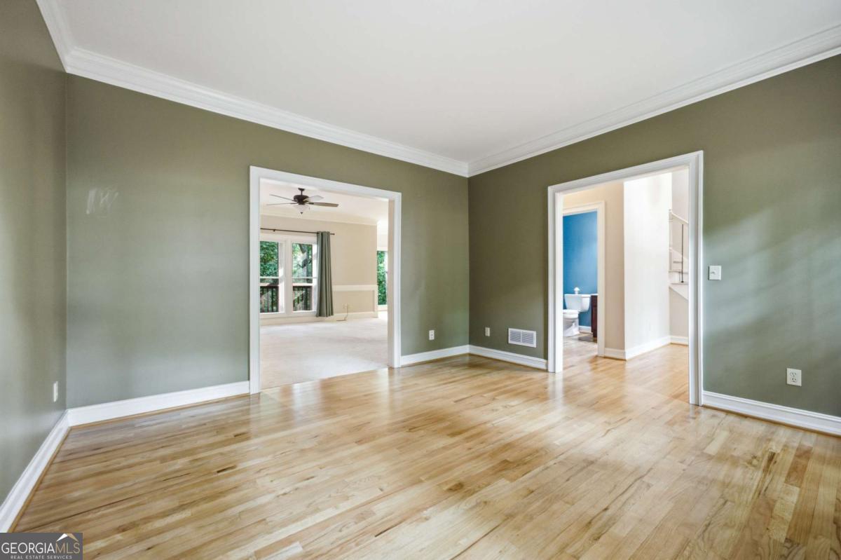 5525 Hampstead Way Property Photo 7