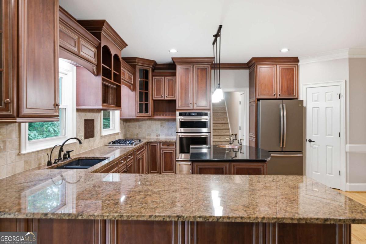 5525 Hampstead Way Property Photo 13
