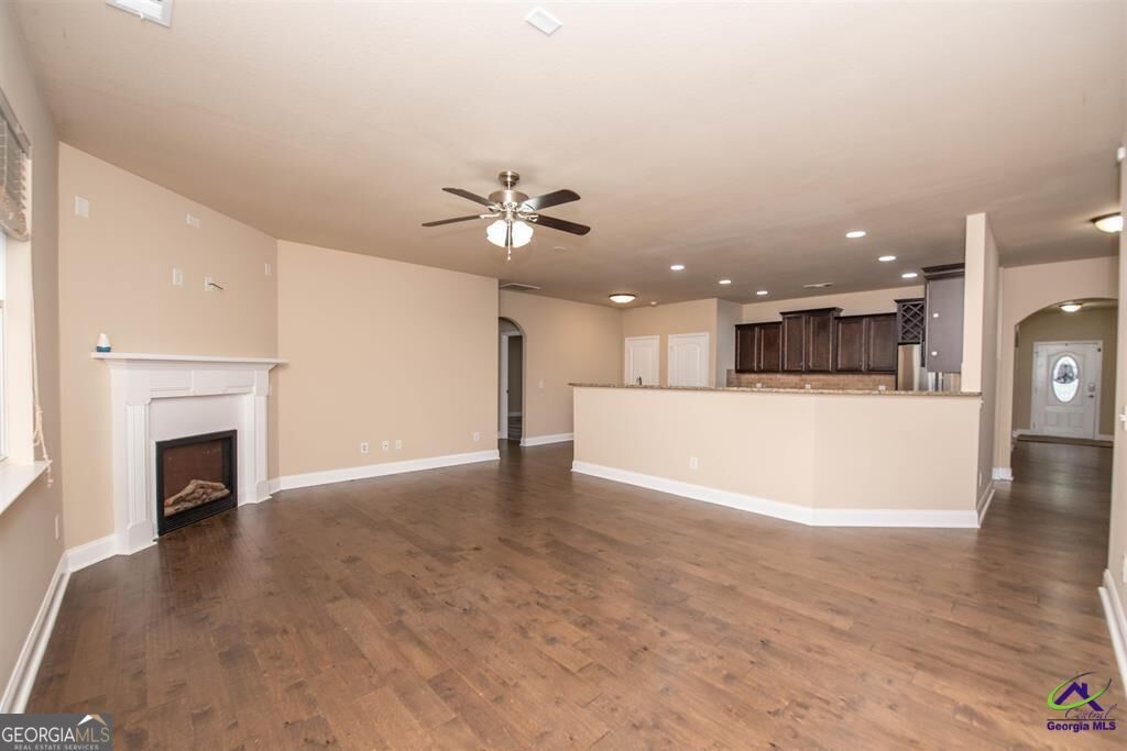 212 Chrisopher Luke Circle Property Photo 6