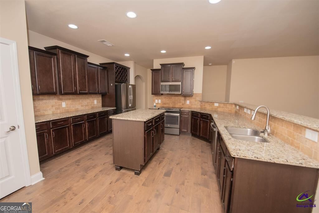 212 Chrisopher Luke Circle Property Photo 8