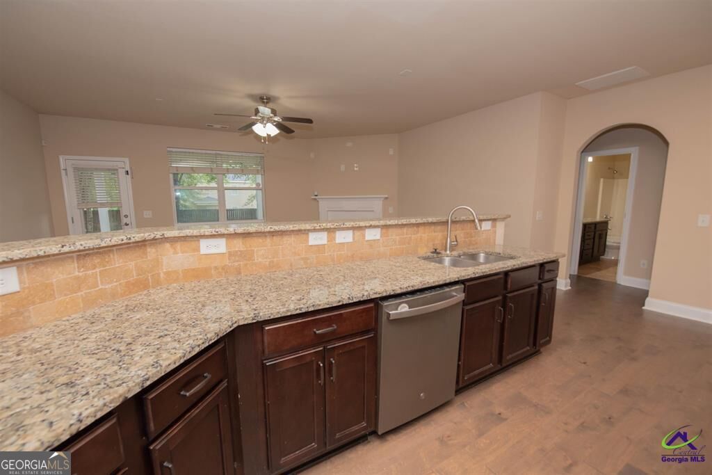 212 Chrisopher Luke Circle Property Photo 10