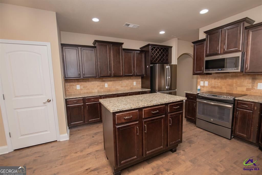 212 Chrisopher Luke Circle Property Photo 11
