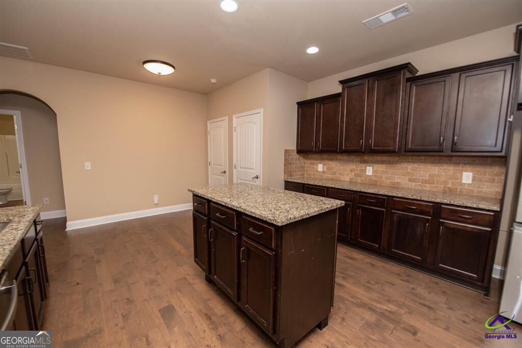 212 Chrisopher Luke Circle Property Photo 14