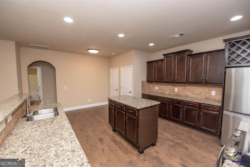 212 Chrisopher Luke Circle Property Photo 16