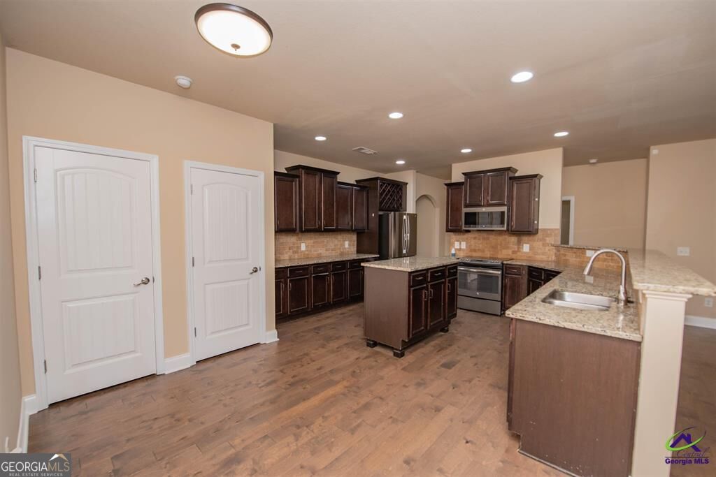 212 Chrisopher Luke Circle Property Photo 17