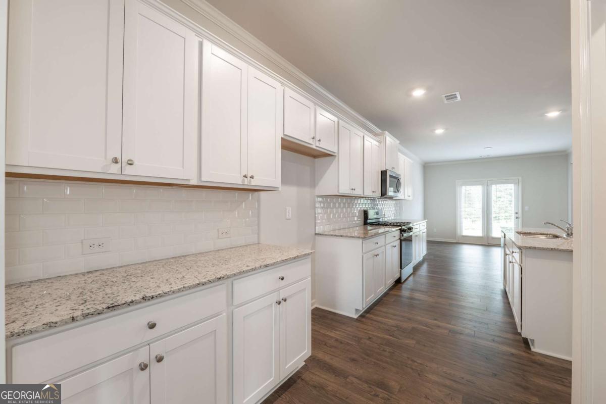 74 Grove Springs Court Se Property Photo 2