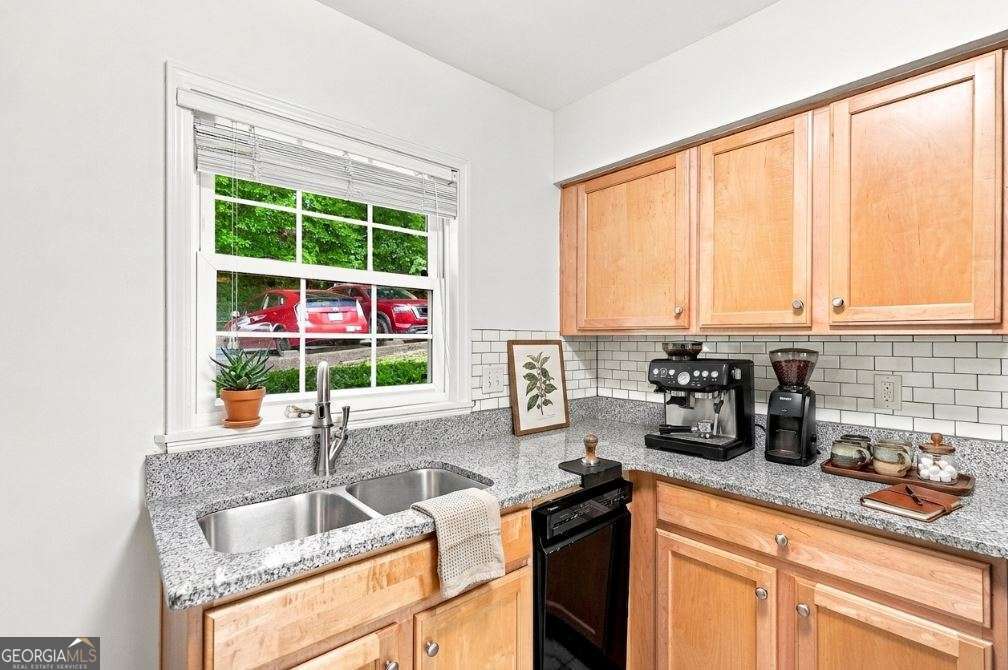560 Goldsboro Road Ne # B Property Photo 5
