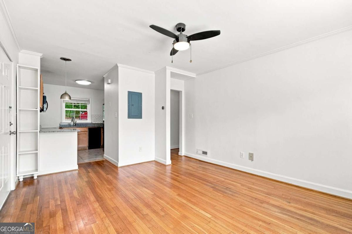560 Goldsboro Road Ne # B Property Photo 6
