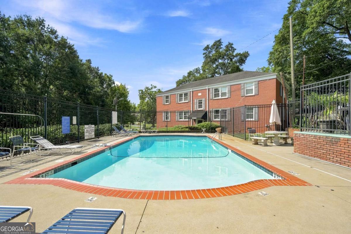 560 Goldsboro Road Ne # B Property Photo 11