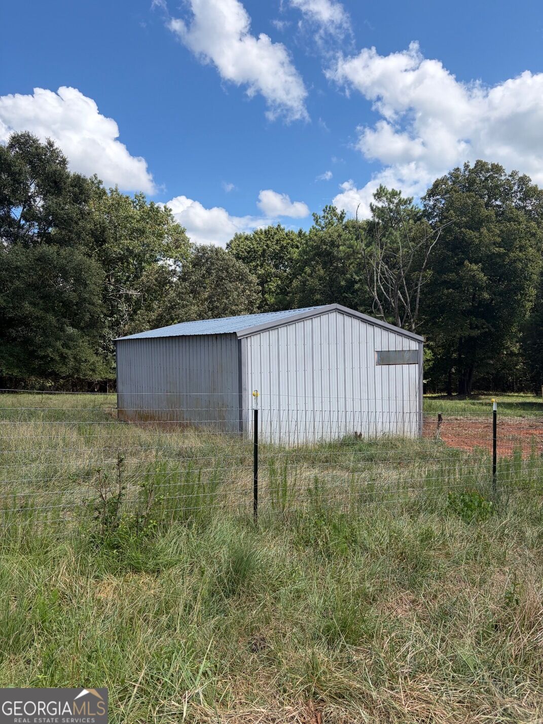 219 Rogers Circle Property Photo 5