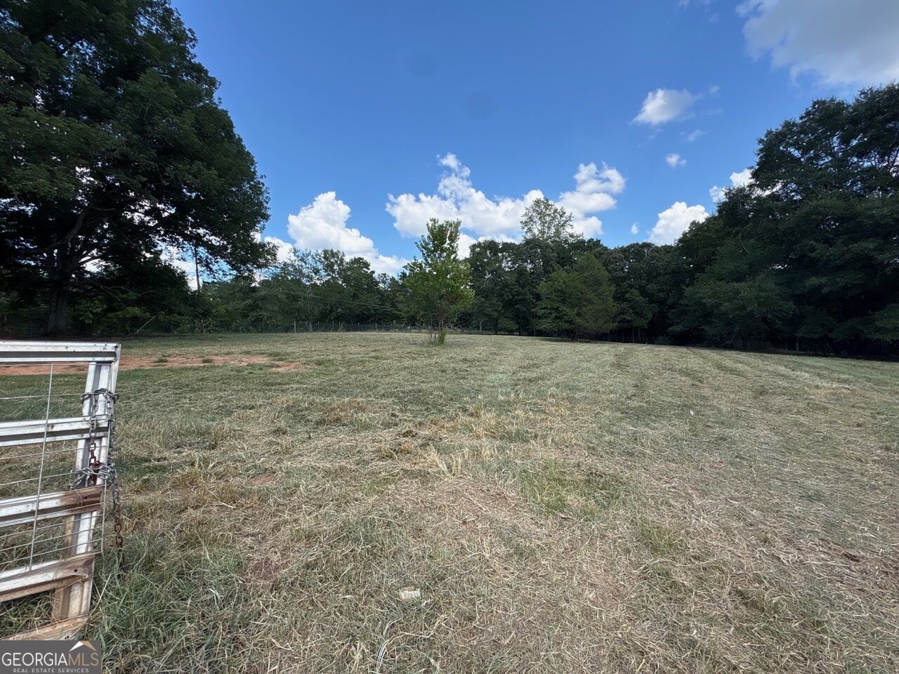 219 Rogers Circle Property Photo 7