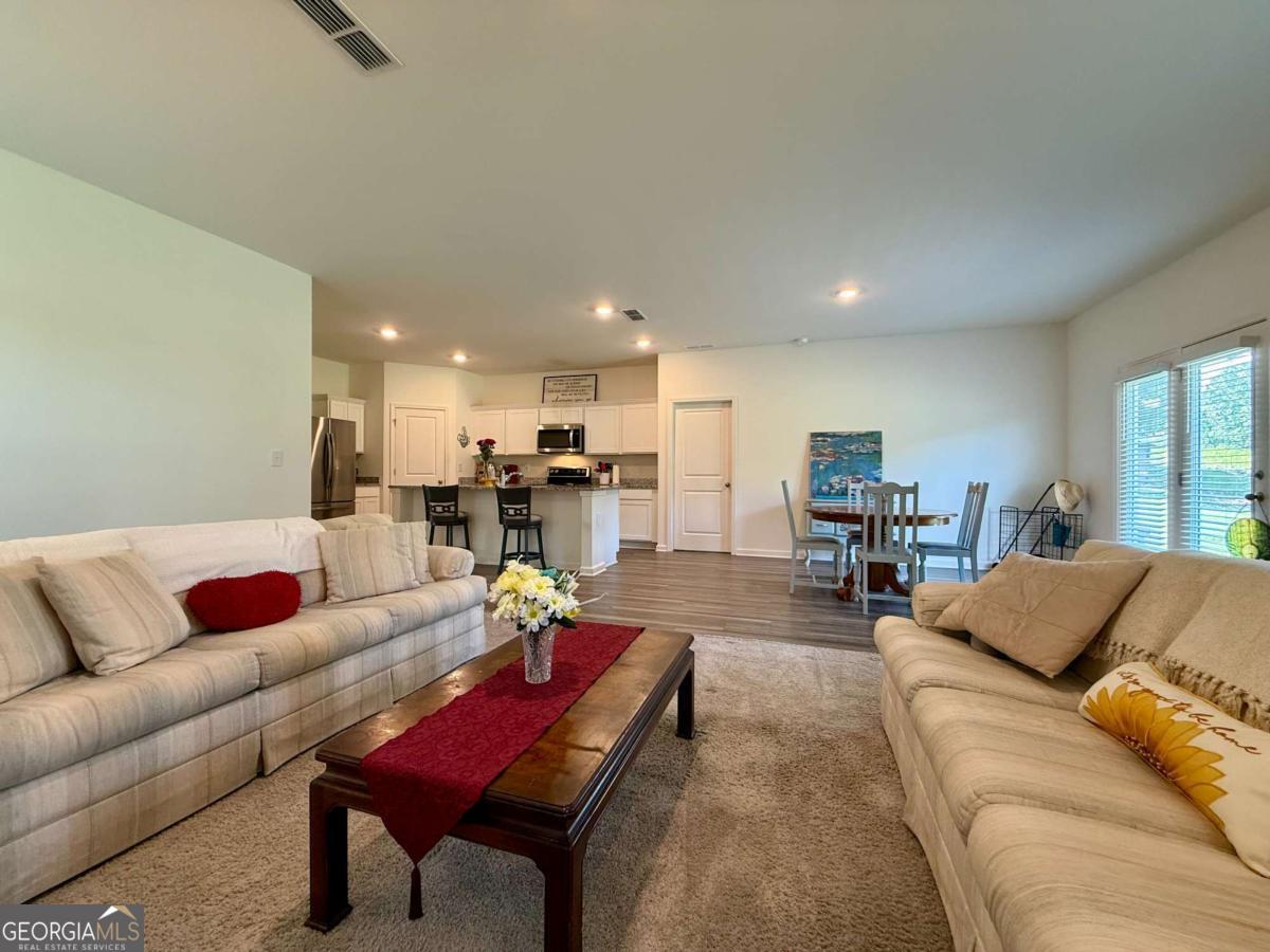 240 Hyde Park Property Photo 14