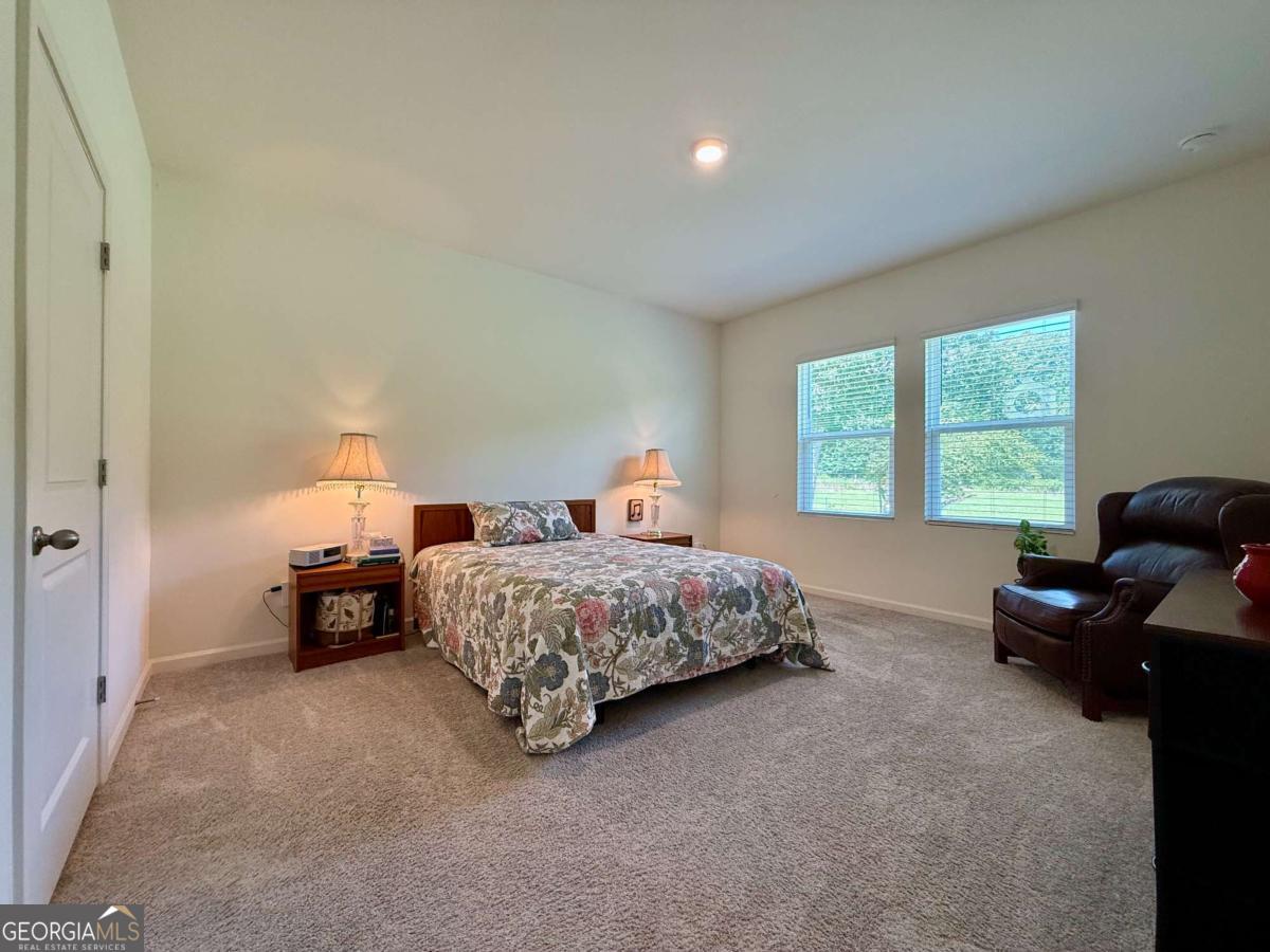 240 Hyde Park Property Photo 19