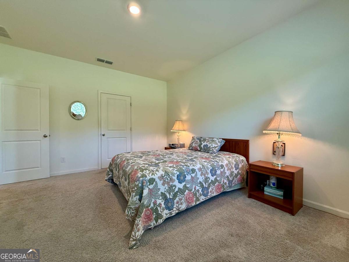 240 Hyde Park Property Photo 20