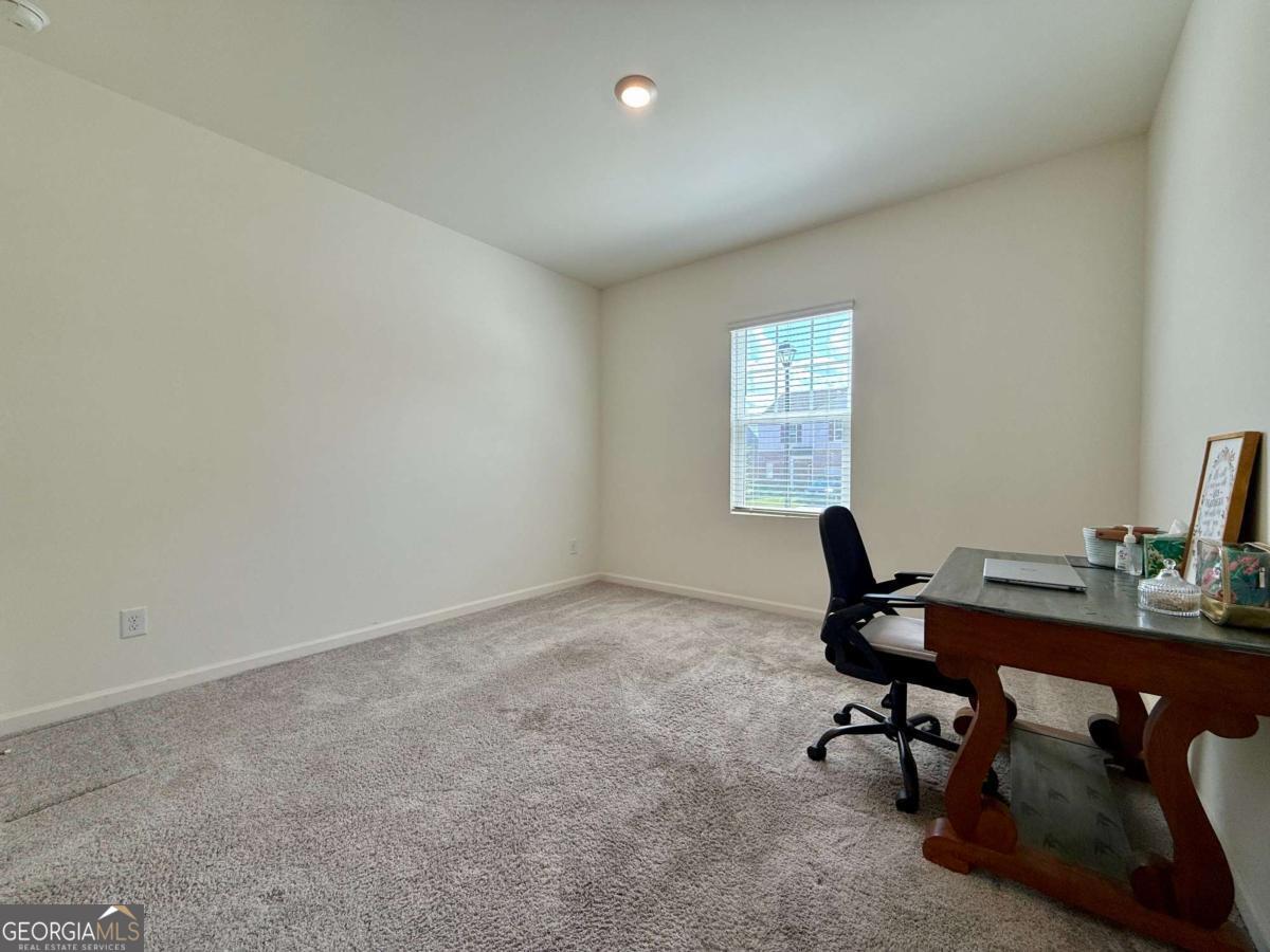 240 Hyde Park Property Photo 24