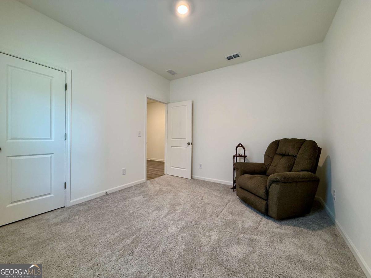 240 Hyde Park Property Photo 28