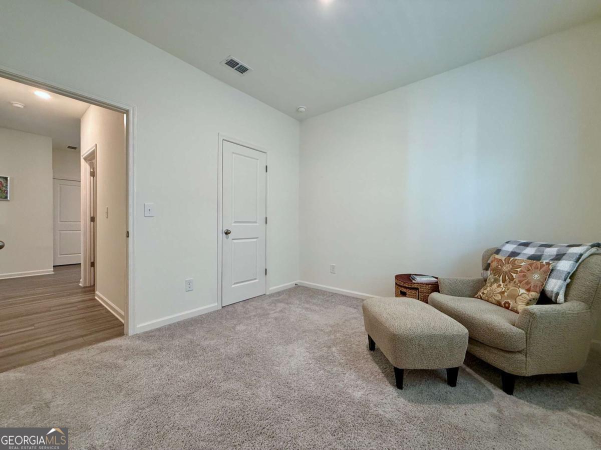 240 Hyde Park Property Photo 31
