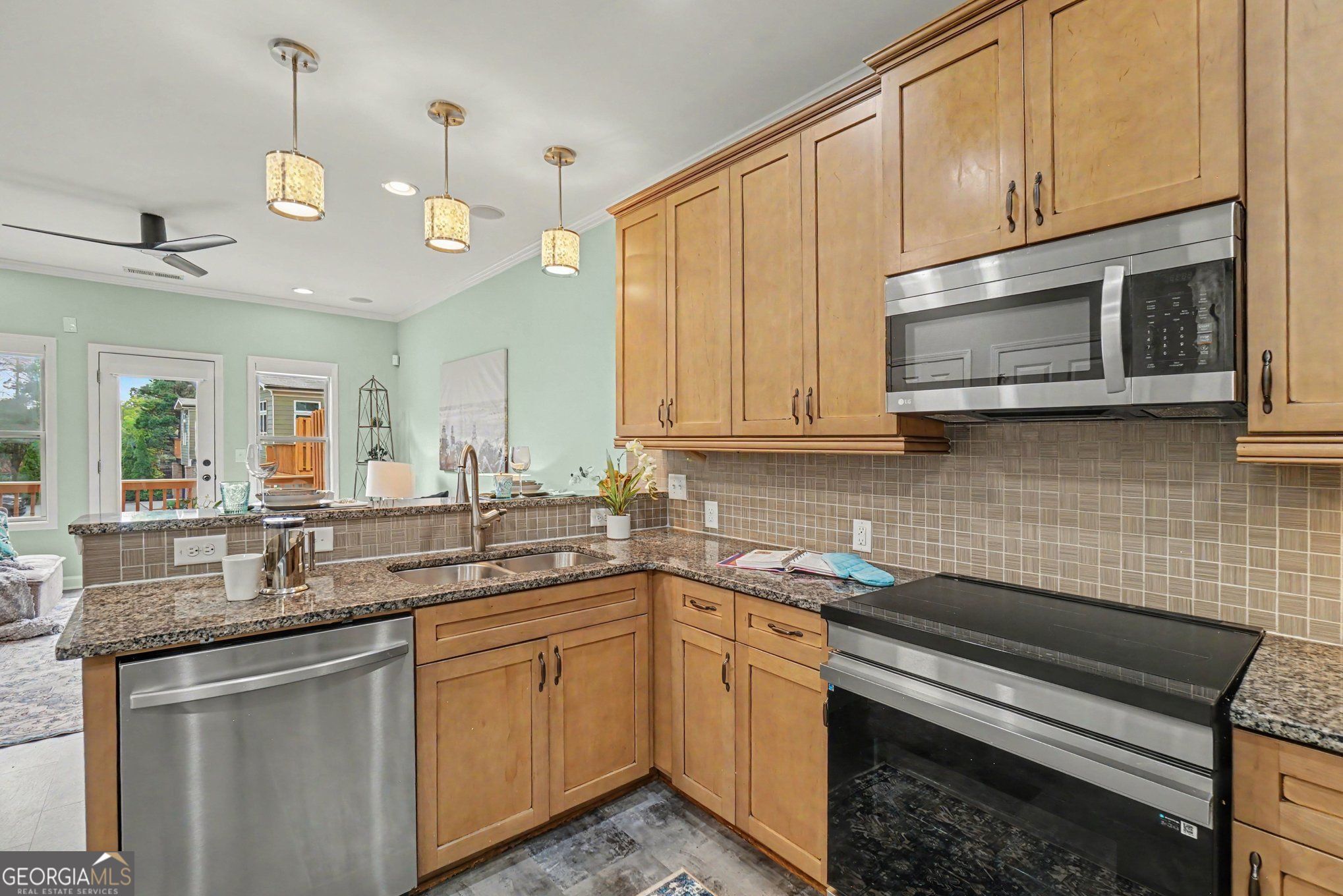1215 Lavista Circle Ne Property Photo 7
